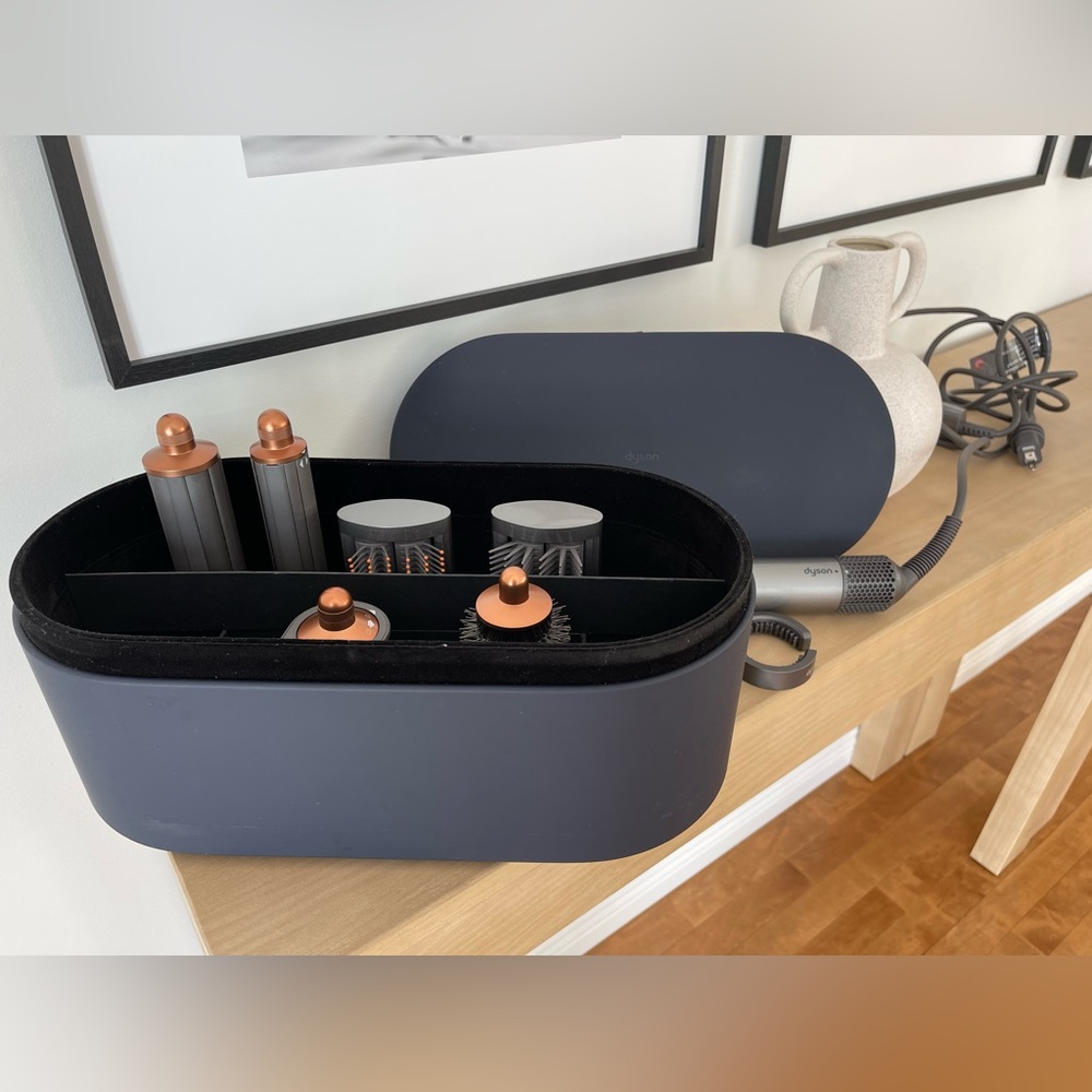 Dyson Airwrap long 6 attachments